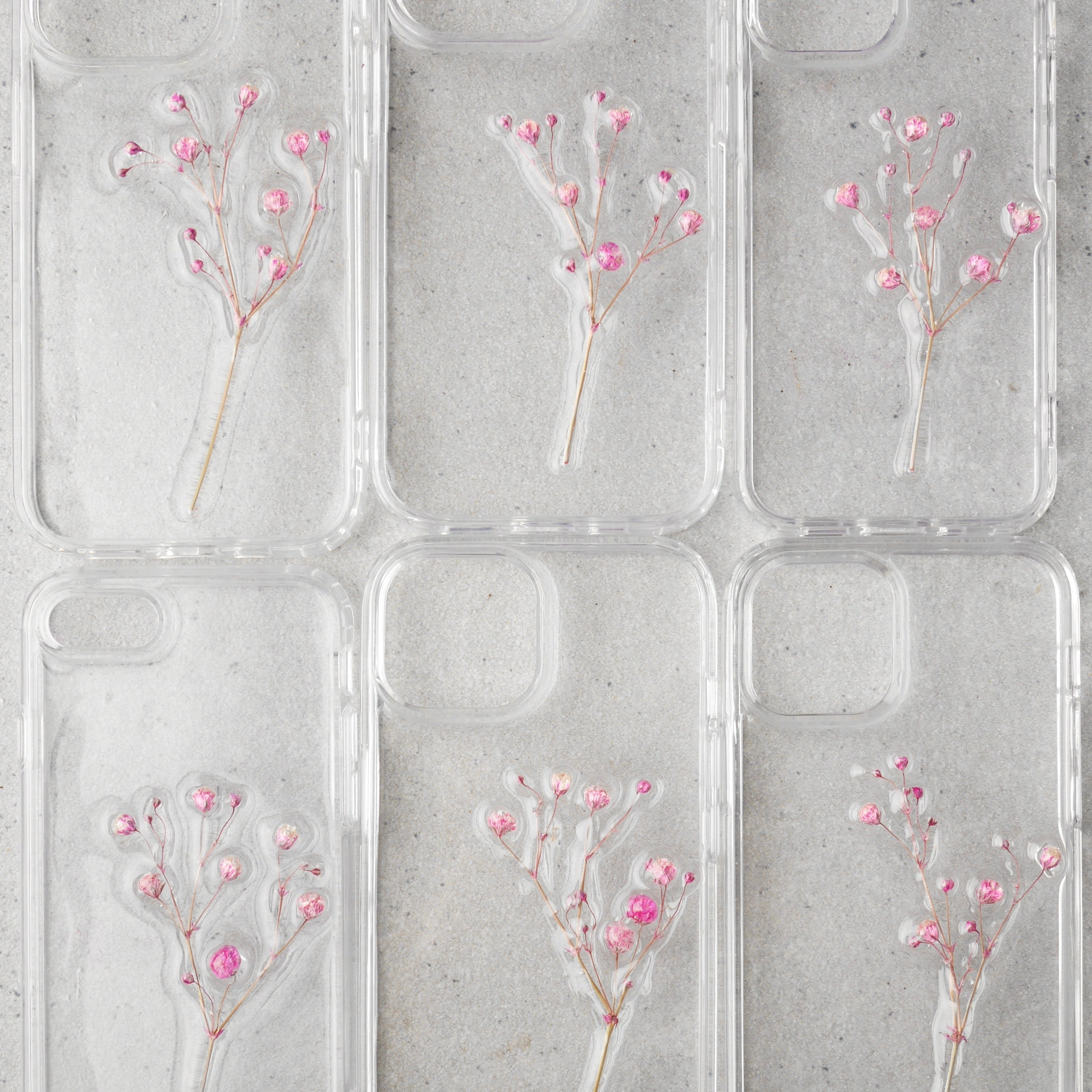 春霞なかすみ草のスマホケース