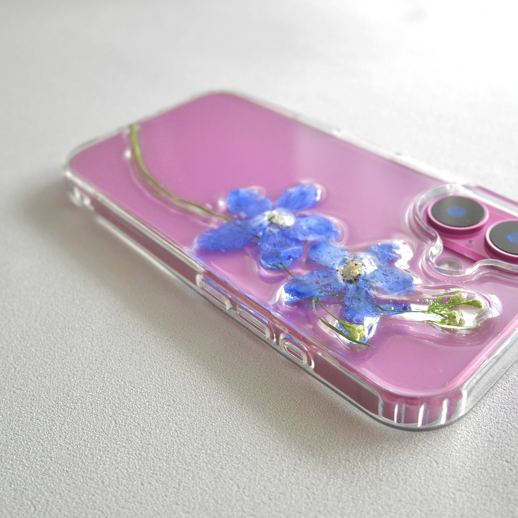 星降る夜なデルフィニウム｜本物の花の立体スマホケース｜ikkasoel