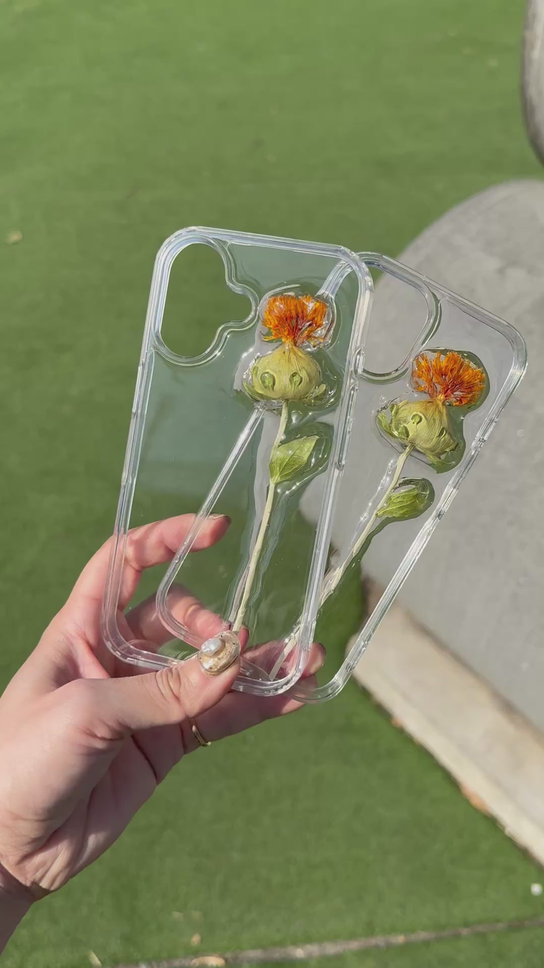黄昏に染まる紅花｜本物の花の立体スマホケース｜ikkasoel